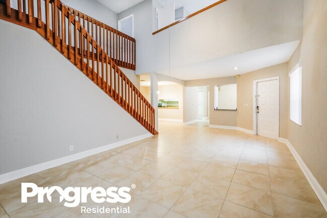 Foto del edificio - 578 Lakeside Cir