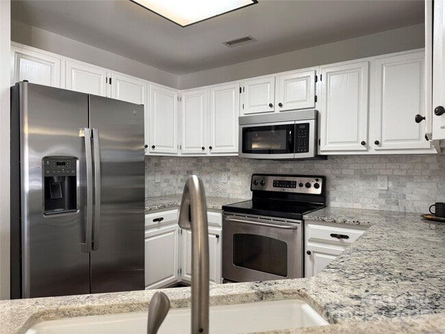 Building Photo - 1133 Torrence Cir