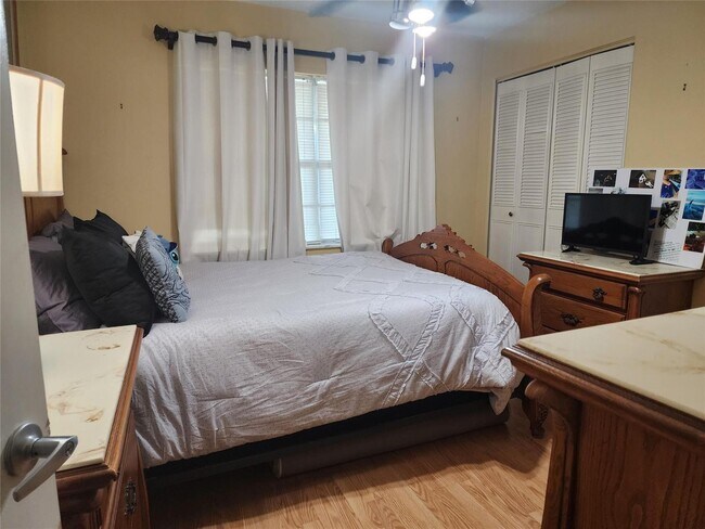 Foto del edificio - 8705 NW 38th Dr