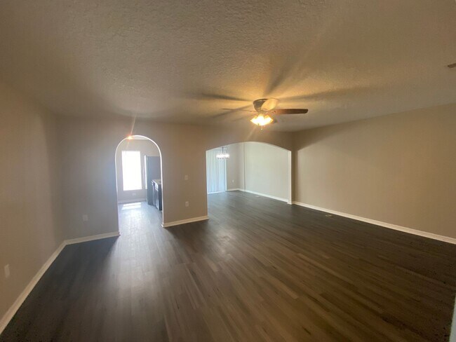 Building Photo - Welcome Home! Beautiful 3 Bedroom, 2.5 Bat...