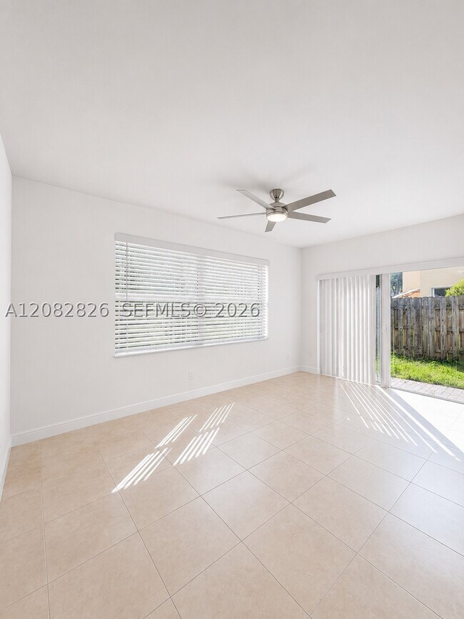 Foto del edificio - 1570 NE 33rd 103-11