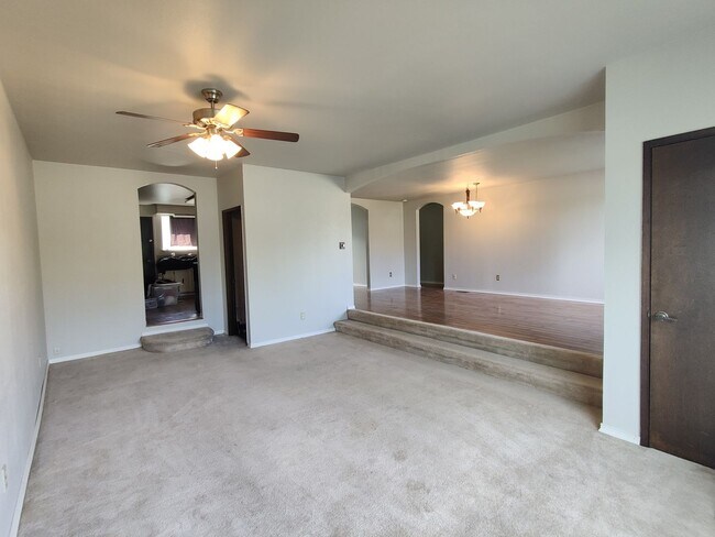 Foto del edificio - Central Pasco Duplex for Rent