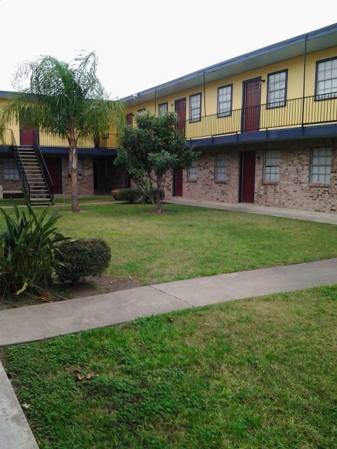 Foto del edificio - 105 Cemetary Rd
