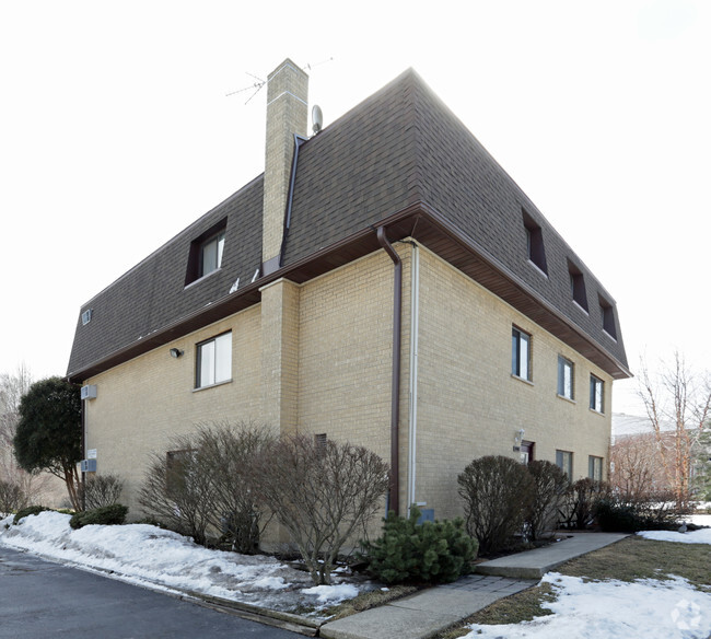 Building Photo - 1056 S York Rd