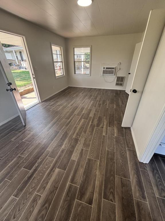 Foto del edificio - 10524 Farm Rd 2180