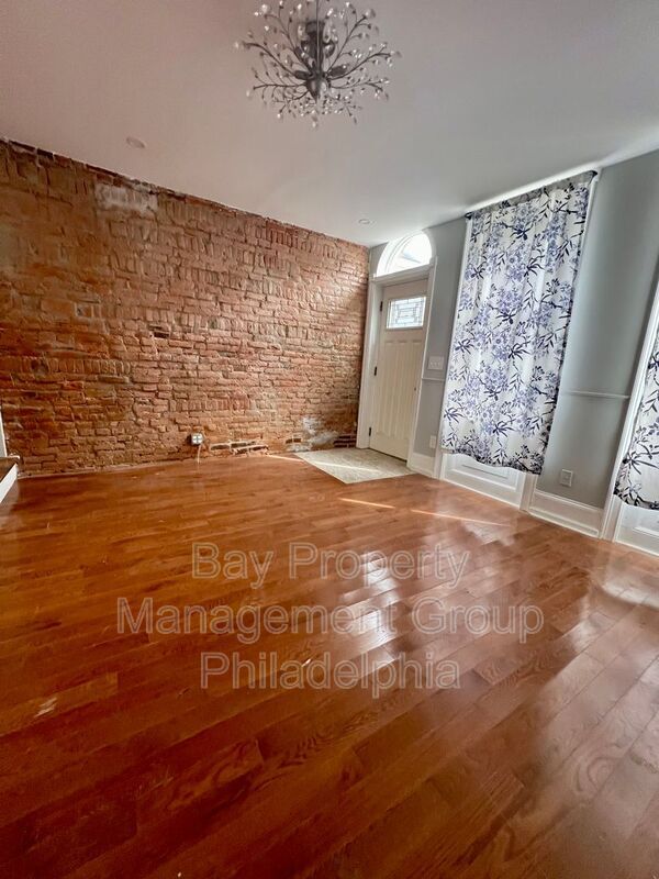 Foto del edificio - 827 Almond St