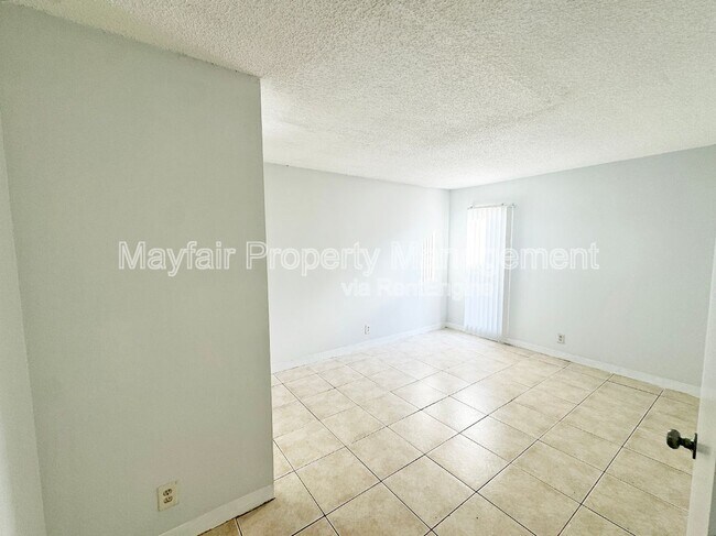Foto del edificio - 4455 Treehouse Ln