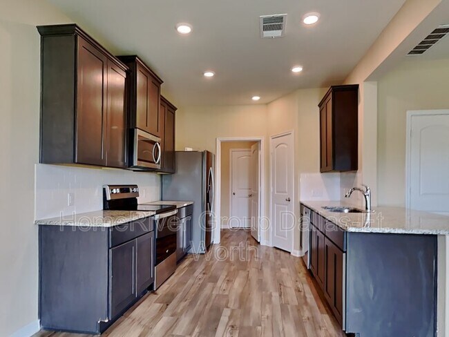 Building Photo - 2013 Dahlia Way
