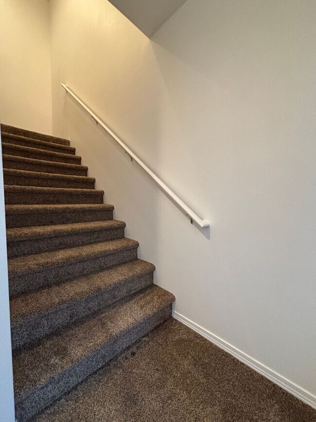 Foto del edificio - Pet Friendly 3 bedroom Townhouse!