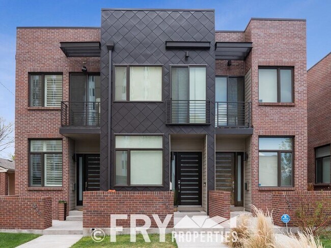 Foto del edificio - Cutting Edge Townhome in DU/Platte Park