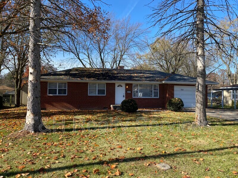 Primary Photo - 752 N Post Rd