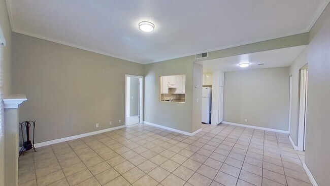 Building Photo - **Move-In Special!!** Elegant 2 Bed 2 Bath...