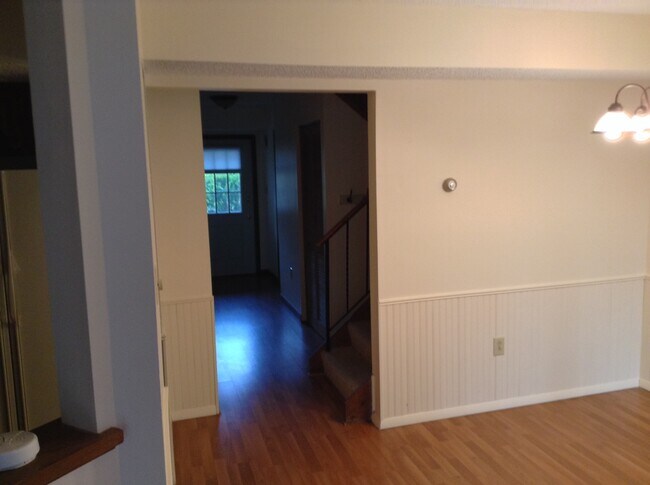 entrada desde la sala de estar - 38 Whispering Pines Rd