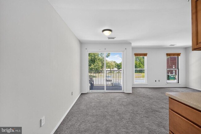 Foto del edificio - 1001 White Oak Rd