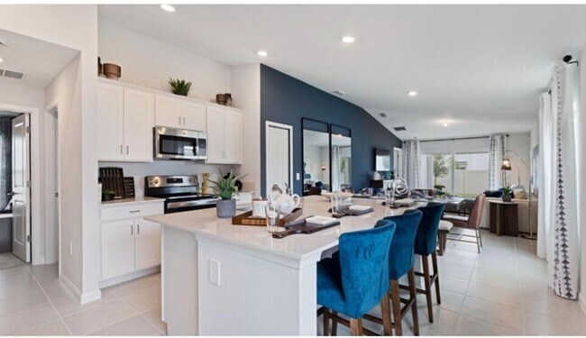 Foto del edificio - WOW! Fantastic 3 Bed, 2 Bath home.  Prior ...