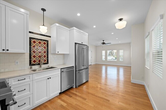 Foto del edificio - 930 Belmont Ave