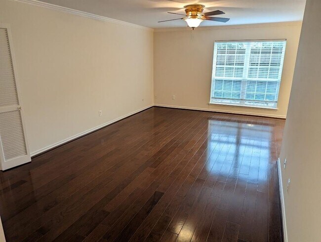 Foto del edificio - 355 N Post Oak Ln