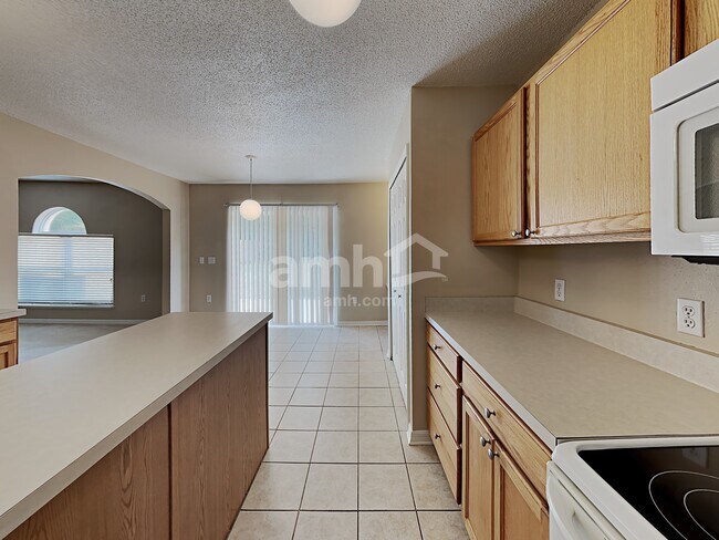 Foto del edificio - 13819 Gentle Woods Ave