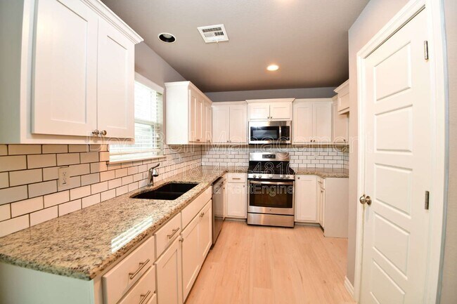 Foto del edificio - 512 S Haynie St