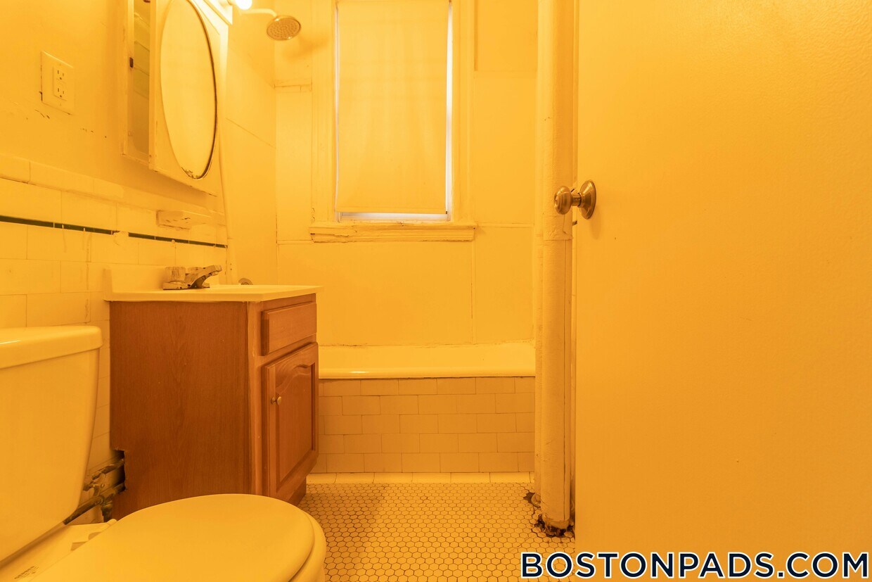 Foto principal - 1634 Commonwealth Ave