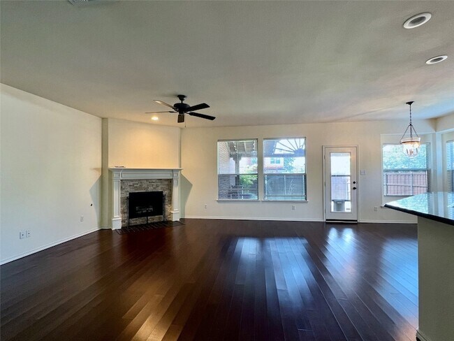 Foto del edificio - 9705 Hickory St