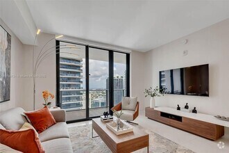 Building Photo - 1010 Brickell Ave