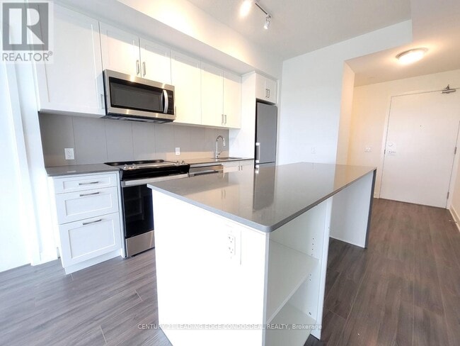 Photo du bâtiment - 681-681 Yonge St
