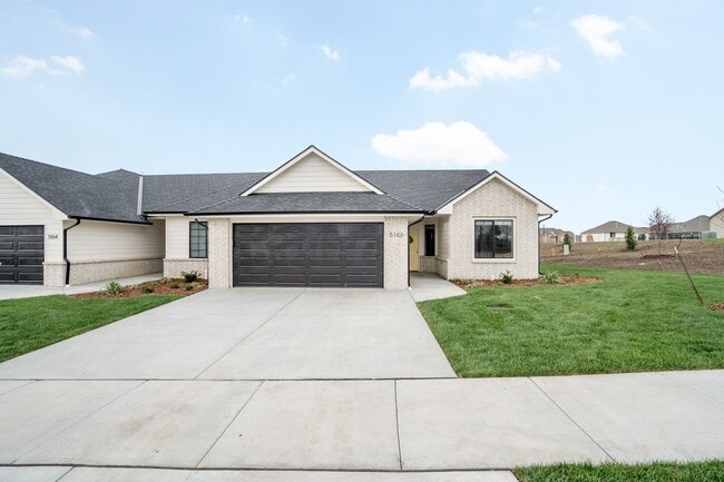 Building Photo - Beautiful Villa in Independent Senior Livi...