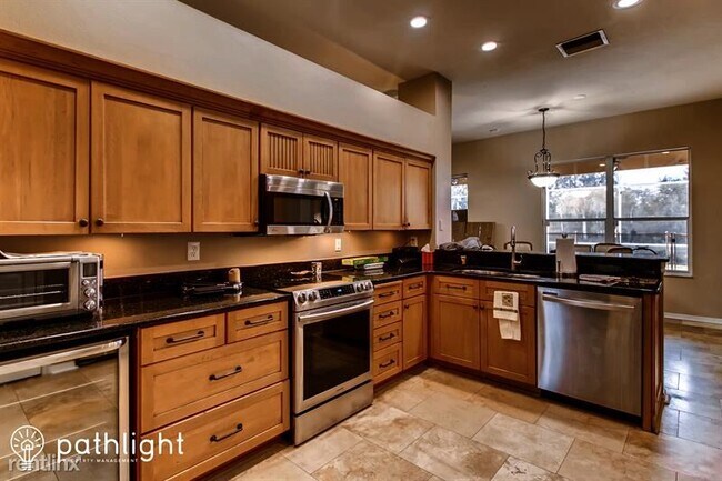 Building Photo - 4 br, 3 bath House - 12431 Bristol Commons...