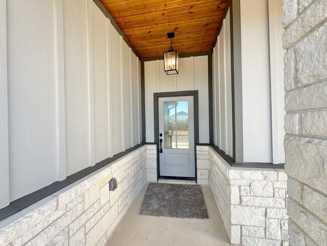 Foto del edificio - Viewable Now by Appointment Only!