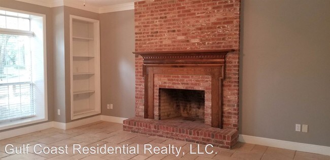 Building Photo - 4 br, 3.5 bath House - 3828 Chaumont Circle