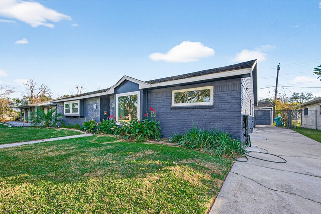 Foto del edificio - 5407 Lymbar Dr