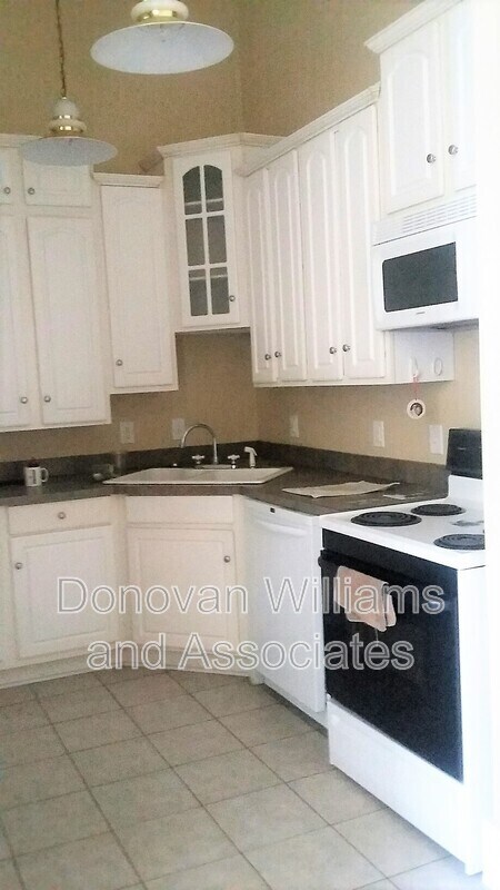 Foto del edificio - 135 E Wilson Ave