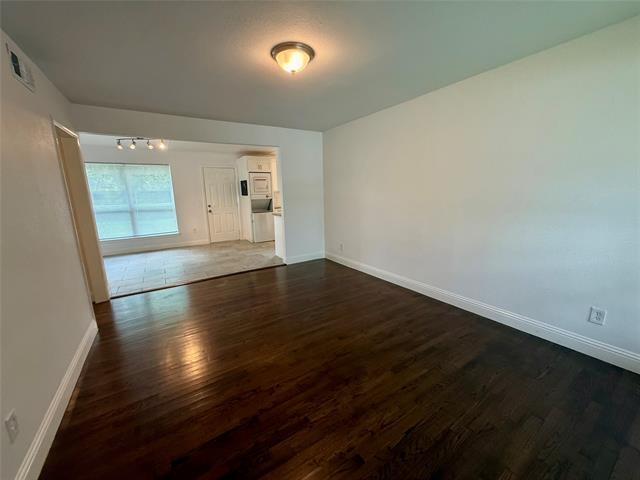 Building Photo - 2714 Maple Dr