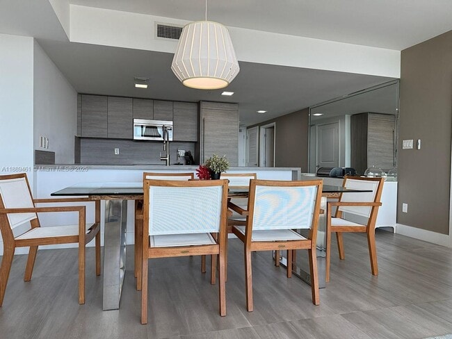 Foto del edificio - 400 Sunny Isles Blvd