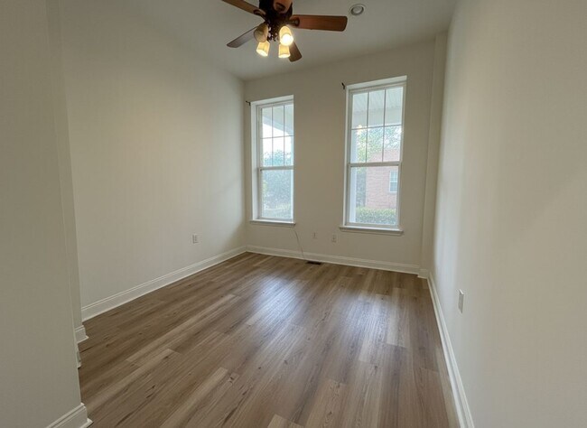 Photo - 911 N 16th St Apartment