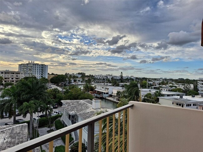 Foto del edificio - 7150 Indian Creek Dr