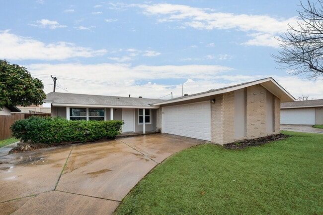 Foto del edificio - 12051 High Meadow Dr