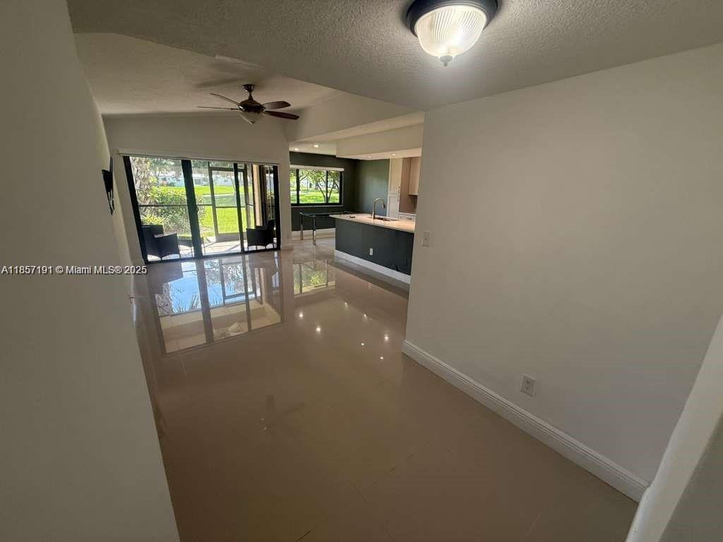 Foto principal - 8148 NW 17th Mnr
