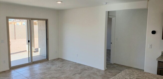 Foto del edificio - NEW McCartney Center by KB Homes