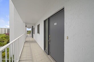 Building Photo - 190 Seminole Ln