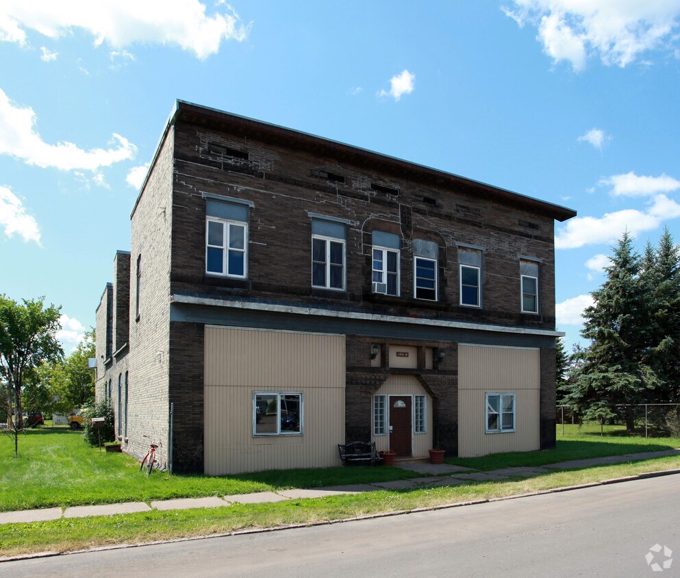 Primary Photo - 1516 Broadway St