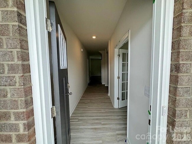 Building Photo - 1830 Vanderlyn St