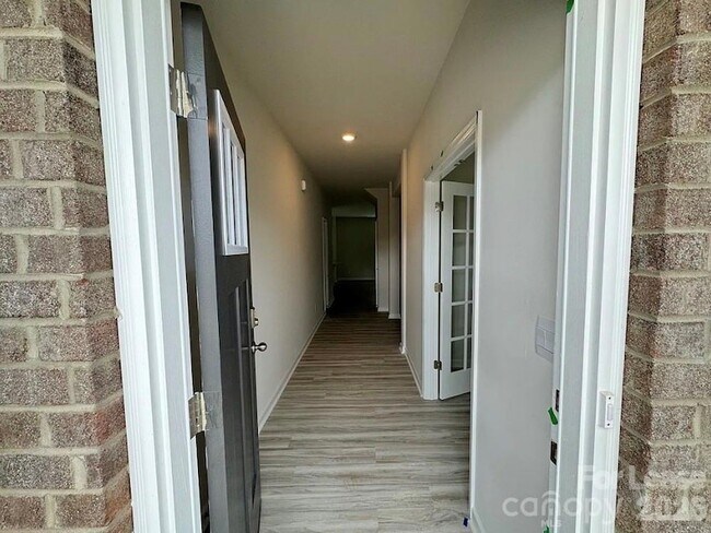 Foto del edificio - 1830 Vanderlyn St