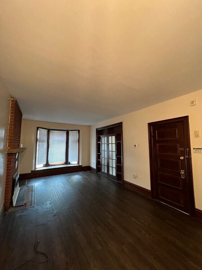 Sala de estar - 568 Bird Ave