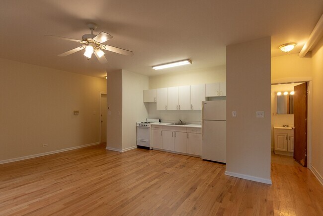 Foto del edificio - 540 W Wellington Ave