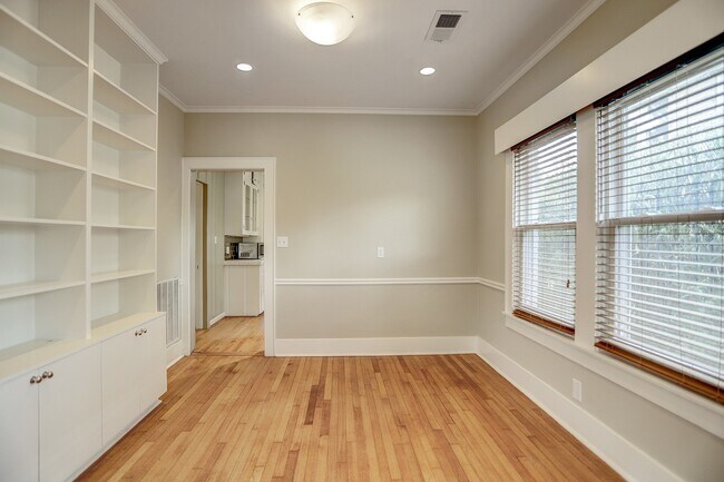 Foto del edificio - Charming 2-1 home in Allen Parkway