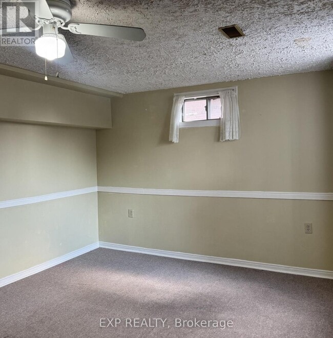 Building Photo - 44 Wright Crescent