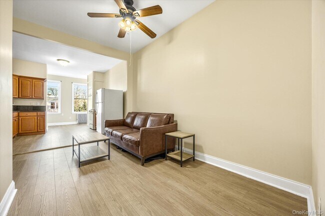 Foto del edificio - 60-19 54th St