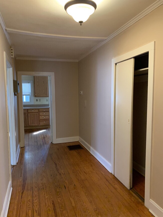 Foto del edificio - 232 Fairfield St NE